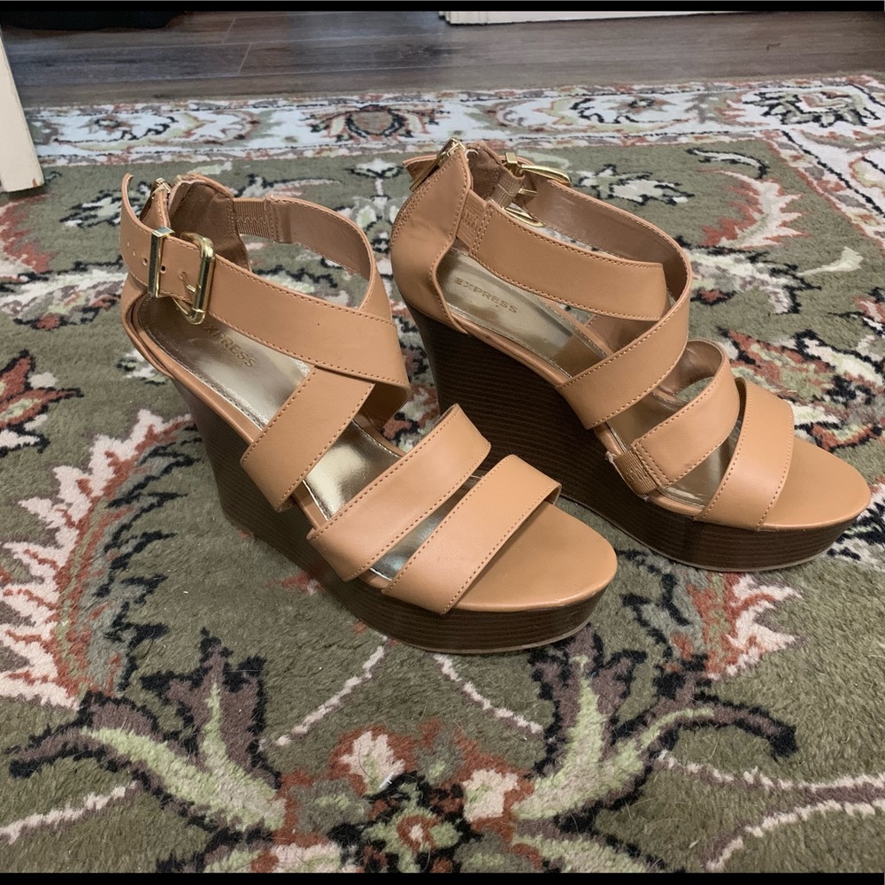 Strapped wedge heels
